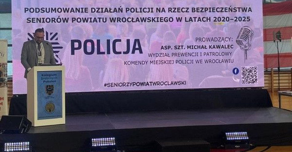 zdjęcie: Kolegium Srebrnych Pokoleń łączy seniorów i służby w powiecie / fot. KMP w Wrocławiu