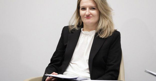 Napierała: potrzebujemy przepisów chroniących dzieci przed molestowaniem w sieci