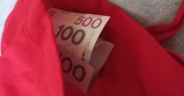 Uwierzyli w historię o potrąceniu kobiety w ciąży przez swoją córkę. Stracili łącznie kilkanaście tysięcy złotych