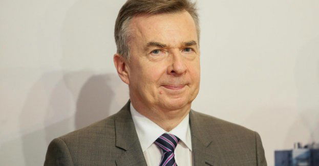 Minister nauki przekazał na WOŚP pałeczki, którymi grał na perkusji