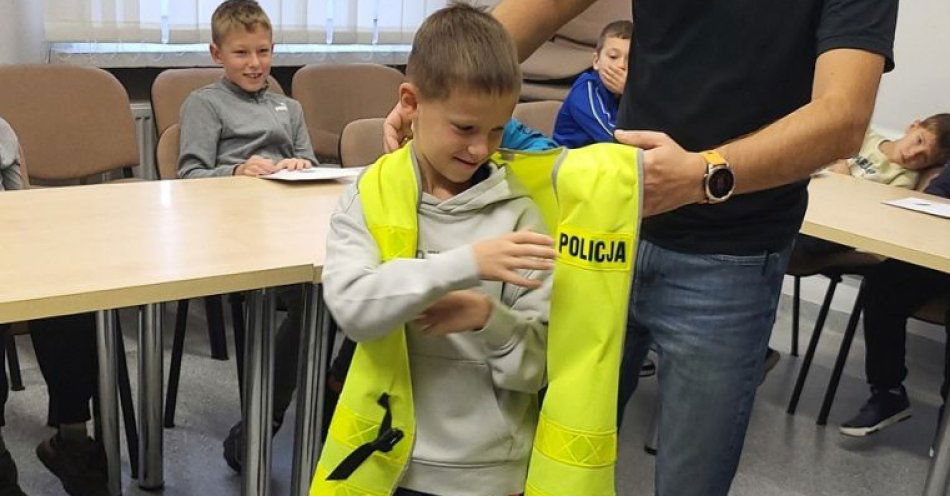 zdjęcie: Drugoklasiści odwiedzili policjantów w Golubiu-Dobrzyniu / fot. KPP w Golubiu-Dobrzyniu