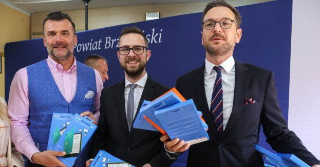 Minister Buda zainaugurował akcję "Cyfrowy Uczeń" w województwie łódzkim