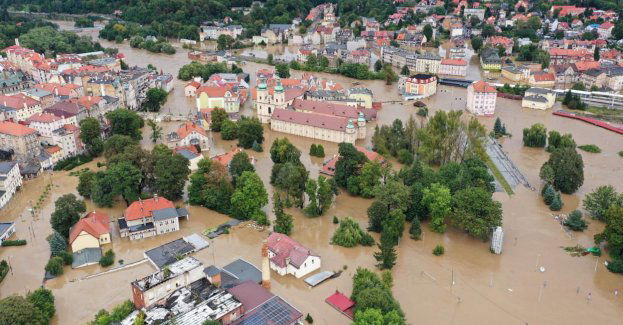 PCK, Caritas, siepomaga.pl, Warszawa i i Gmina Kłodzko prowadzą zbiórki dla powodzian