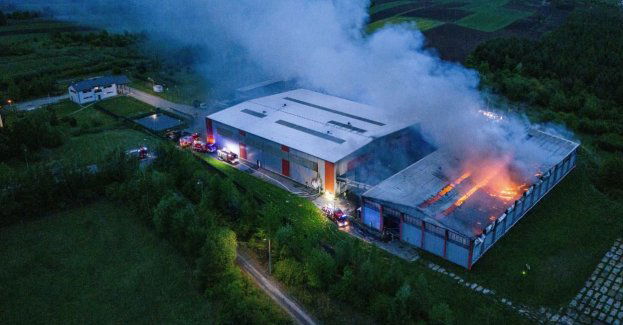 Pożar hal sortowni śmieci w Przemyślu