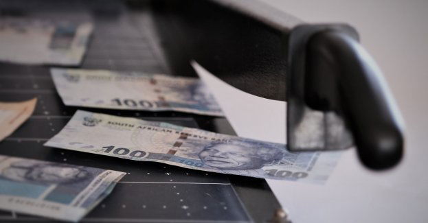 Polacy bardziej się boją mniejszych pensji niż utraty pracy