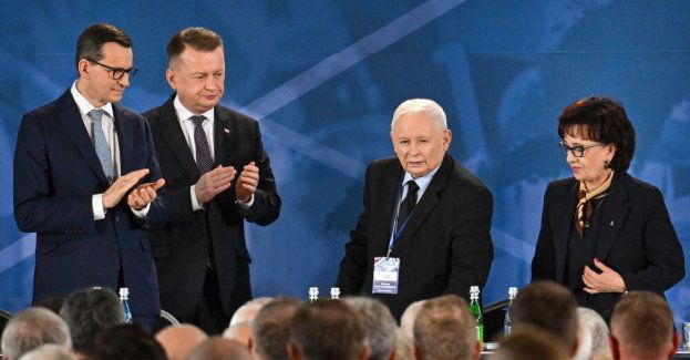 Prawie połowa Polaków uważa, że PiS odzyska władzę po wyborach w 2027 r.