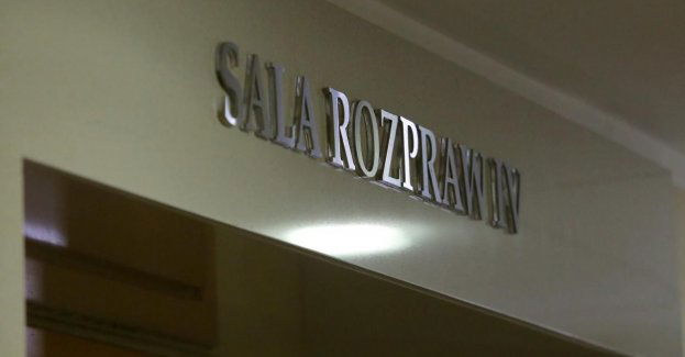 Rozpoczął się proces 7 mężczyzn oskarżonych o uwięzienie kobiety