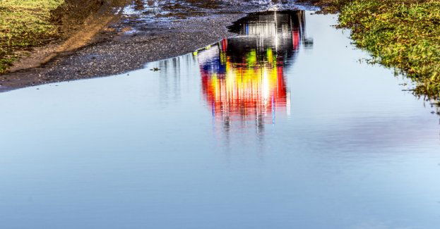 302 interwencje strażaków po podtopieniach dróg oraz budynków