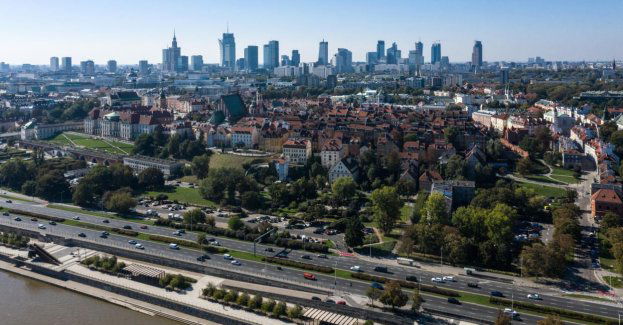 "Warsaw Tales" - literacki przewodnik po niezwykłym mieście po angielsku