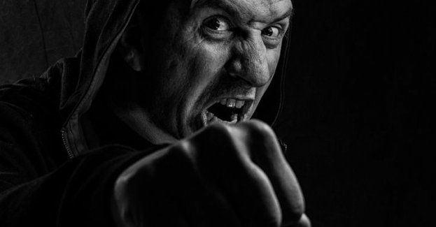 Areszt dla 50-latka za znęcanie się nad żoną i posiadanie materiałów wybuchowych