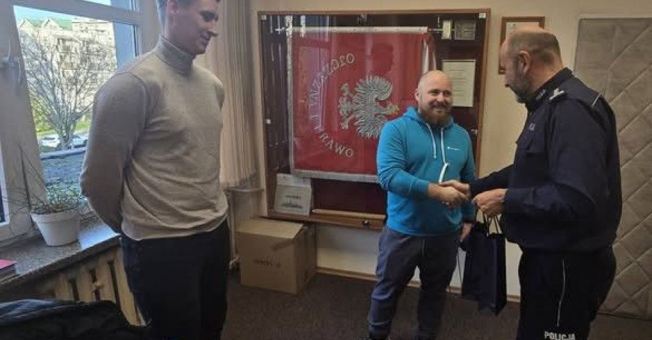 zdjęcie: Ochronili 87 latkę przed kradzieżą w centrum miasta / fot. KMP w Elblągu