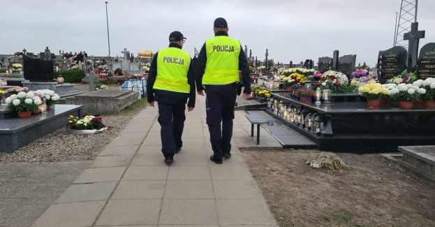 Policja zadba o bezpieczeństwo na drogach podczas Wszystkich Świętych