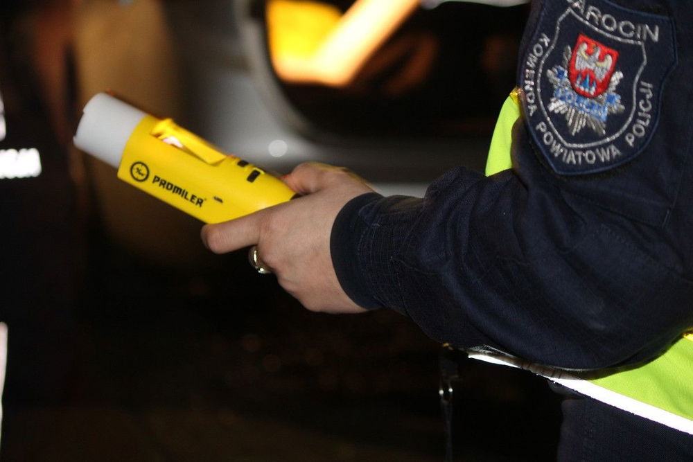 zdjęcie: Siedmiu kierowców pod wpływem alkoholu zatrzymanych rano / fot. KPP Jarocin 462683539_942454437922474_5629368832046430975_n