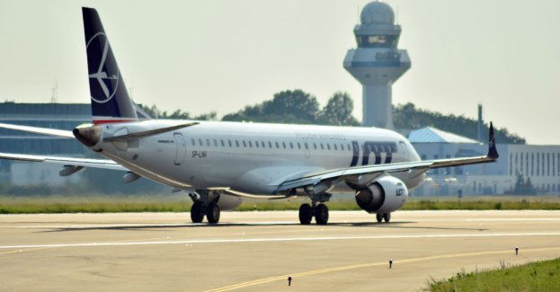 Lotnisko Warszawa-Radom ruszyło w poniedziałek o godz. 17