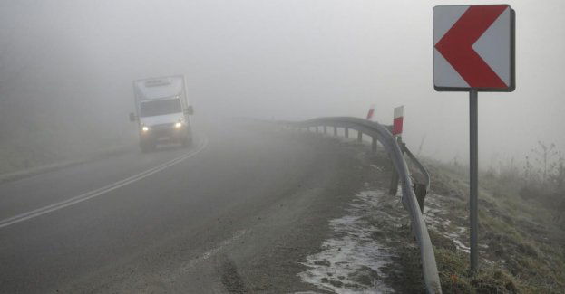 Błoto pośniegowe, mgła i opady śniegu mogą utrudniać jazdę