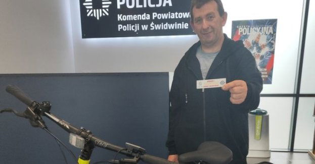 Elektryczny rower stał się modny i ... wygodny. Jest drogi. Warto go oznaczyć policyjnym numerem.