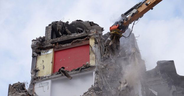 Rusza rozbiórka grożącej zawaleniem kamienicy przy ul. Roosevelta