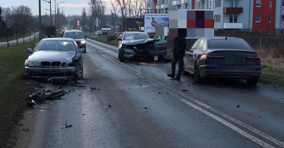 zdjęcie: Kolizje z udziałem trzech aut w powiecie dzierżoniowskim / fot. KPP w Dzierżonowie