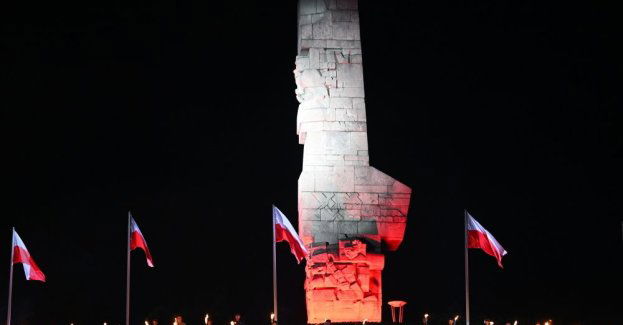 Muzeum II Wojny Światowej w Gdańsku złożyło zawiadomienie w sprawie zniszczenia flag na Westerplatte