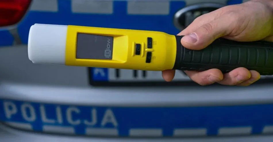 zdjęcie: Radom: areszt tymczasowy dla 38-letniej kobiety; prowadziła po pijanemu i mimo zakazu / Rzeszów, 31.10.2024. Policyjny patrol podczas ogólnopolskiej akcji