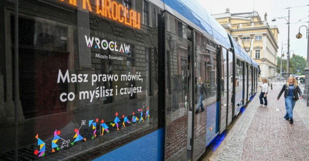 Tramwaj Praw Dziecka przez rok będzie kursować po Wrocławiu; dołączy do Tramwaju Praw Człowieka