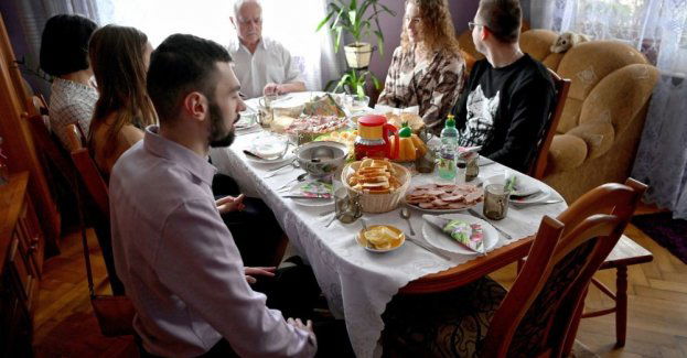Dla 65 proc. badanych Wielkanoc to święta rodzinne, dla 39 proc. - przeżycie religijne