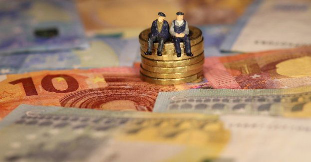 Seniorzy znikają z Rejestru – stery zadłużenia przejmują młodzi
