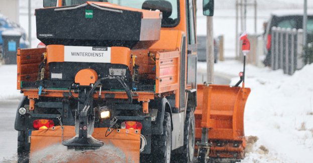 GDDKiA ostrzega przed śliskimi drogami, śniegiem i śniegiem z deszczem