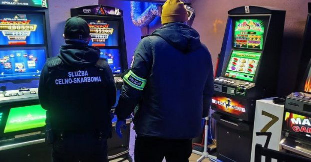 Policjanci i celnicy zabezpieczyli nielegalne automaty do gier hazardowych