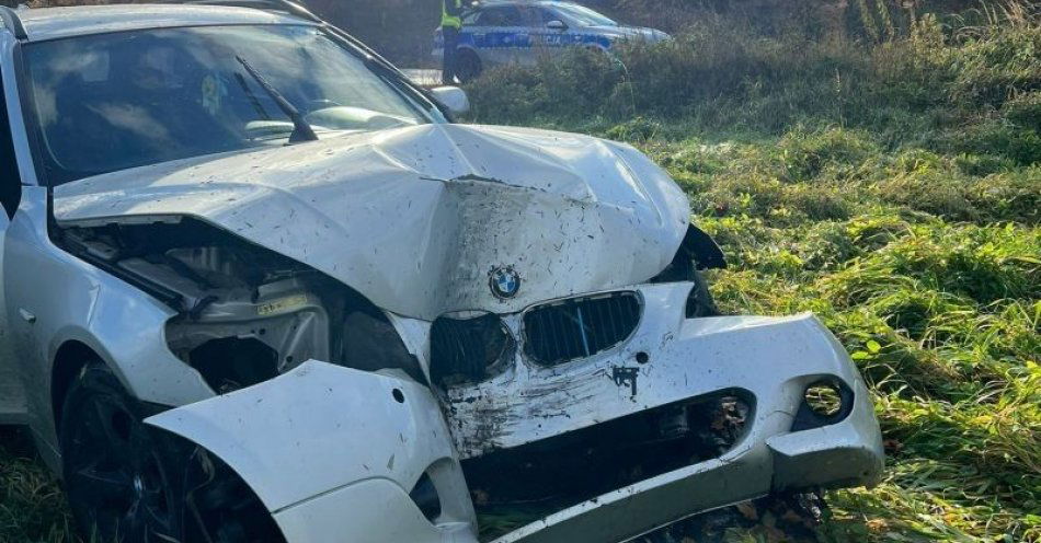 zdjęcie: Mając ponad 2,5 promila uderzył BMW w drzewo / fot. KPP w Lwówku Śląskim