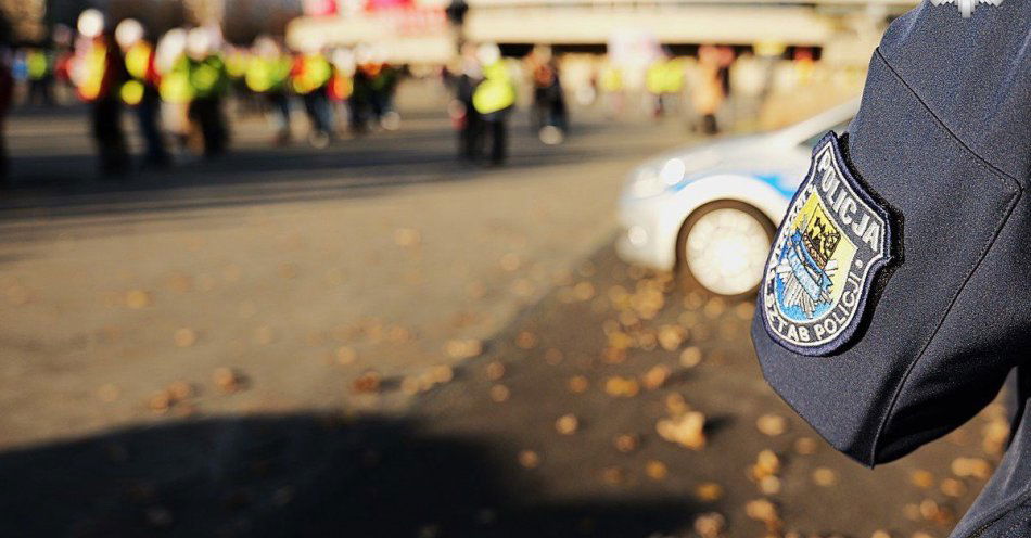 zdjęcie: Około 10 tysięcy uczestników marszów w Katowicach / fot. KMP w Katowicach