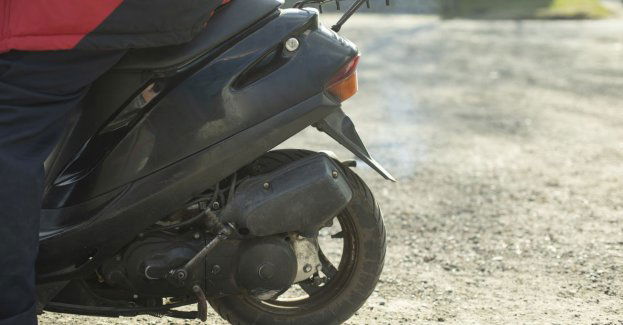 Pijany i bez uprawnień wiózł skuterem dwoje dzieci nad jezioro