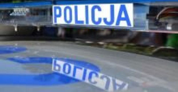 Kierująca osobówką wpadła w kilkumetrową przepaść