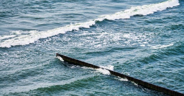 Wypadek nad zalewem Nakło-Chechło; w ciężkim stanie jest ojciec, który próbował ratować syna