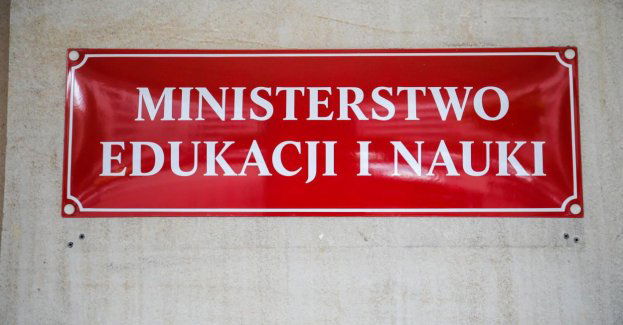 MEiN przestało istnieć, utworzono Ministerstwo Edukacji Narodowej i Ministerstwo Nauki i Szkolnictwa Wyższego