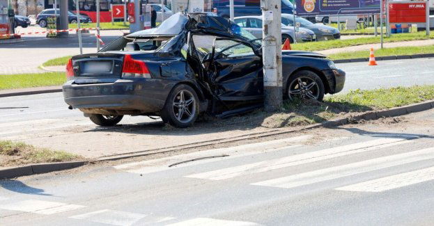 W sobotę 51 wypadków drogowych, cztery osoby zginęły