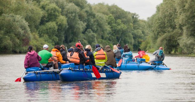 Flisacy przeciwni budce z alkoholem na słowackim brzegu Przełomu Dunajca