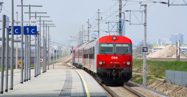Straż Ochrony Kolei z innymi służbami zaczęły działania "Wszystkich Świętych 2023"