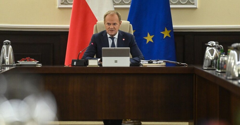 zdjęcie: Sondaż: 47 procent Polaków opowiada się za zmianą D.Tuska na stanowisku premiera / Warszawa, 23.09.2025. Premier Donald Tusk na posiedzeniu rządu w KPRM w Warszawie, 23 bm. Rząd zajmie  się m.in. zmianami w KPO.  (ad) PAP/Piotr Nowak
