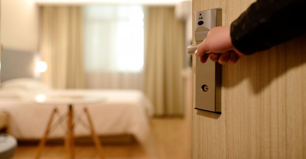 Pożar hotelu w Łodynie; w pogorzelisku znaleziono zwęglone zwłoki (aktl.)