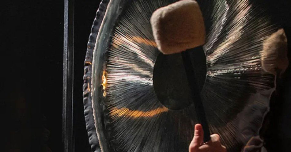 zdjęcie: Ceremonia dźwięku w wibracjach gongów, mis tybetańskich i bębnów / kupbilecik24.pl / Ceremonia dźwięku w wibracjach gongów, mis tybetańskich i bębnów