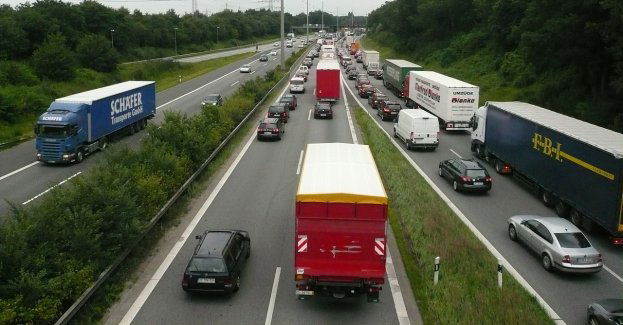 W środę zator na A2 przed granicznym Świeckiem na odcinku 2-3 km