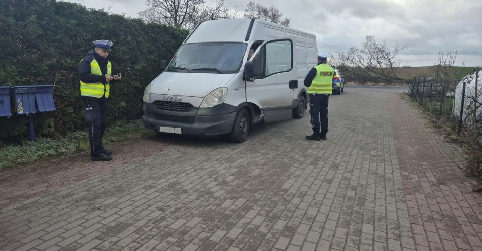 zdjęcie: ECO CAR w Szczecinku Masowe kontrole i 15 zatrzymanych dowodów / fot. KPP w Szczecinku