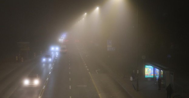 IMGW wydał ostrzeżenie I stopnia przed gęstą mgłą