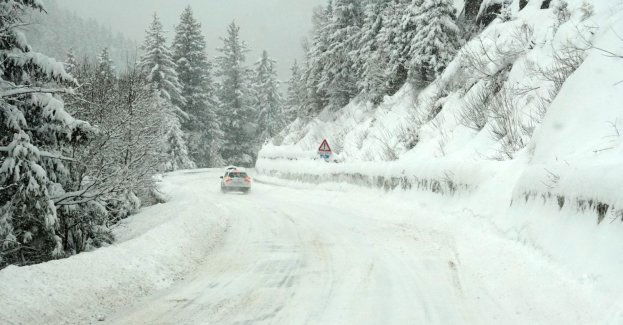 Z powodu śniegu zamknięte przejście graniczne w Harrachowie