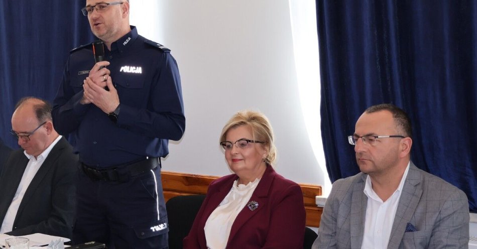 zdjęcie: Duńkowiczki debata o bezpieczeństwie dla Orłów i Żurawicy / fot. KMP w Przemyślu