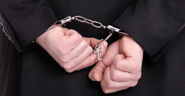 W śledztwie w sprawie fikcyjnych darowizn dla parafii uchylono areszt wobec księdza