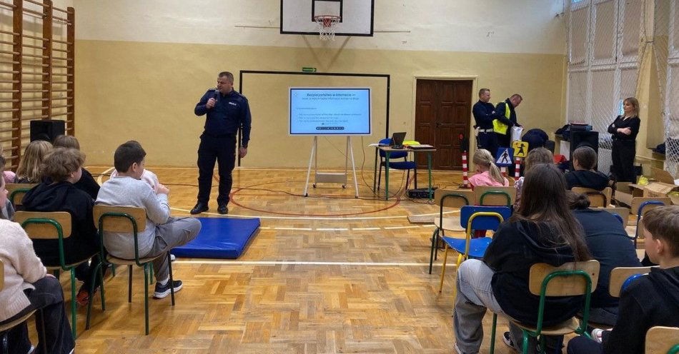 zdjęcie: Mieszkańcy i policja debatowali o bezpieczeństwie w Piaskach / fot. KPP Świdnik