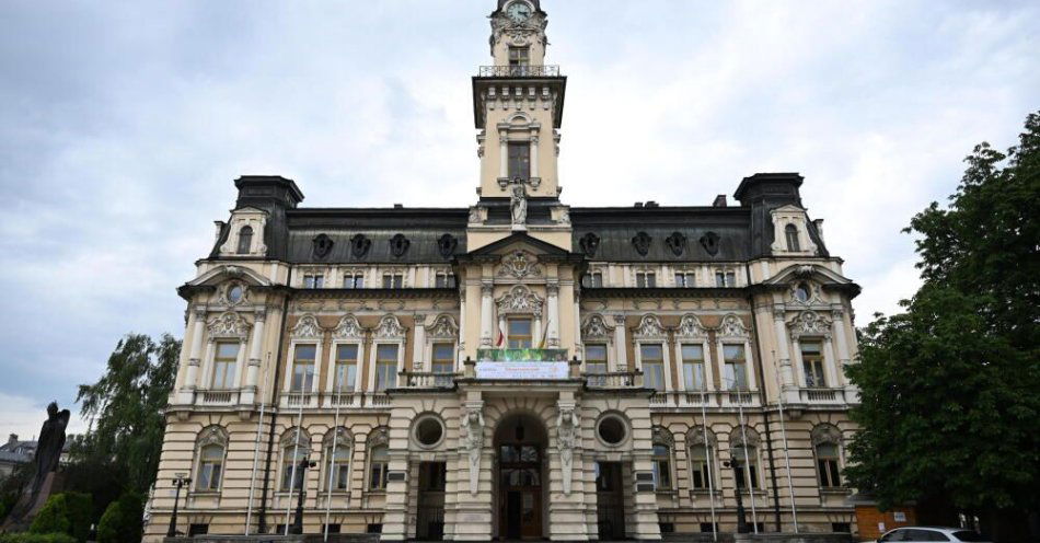 zdjęcie: Prezydent Nowego Sącza i jego zastępca usłyszeli zarzuty – potwierdza Prokuratura Europejska / Nowy Sącz, 27.06.2023. Ratusz w Nowym Sączu, 27 bm. (dd/dw) PAP/Darek Delmanowicz