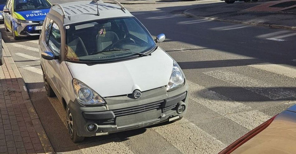 zdjęcie: Zaparkował na przejściu dla pieszych i poszedł na zakupy / fot. KPP w Kamiennej Górze